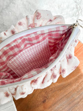 Load image into Gallery viewer, Ruffle Phone Wristlets