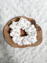 Load image into Gallery viewer, Classic Scrunchie - Vintage Floral