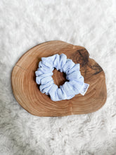 Lade das Bild in den Galerie-Viewer, Classic Scrunchie - Sea Glass
