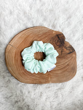 Load image into Gallery viewer, Classic Scrunchie - Breeze