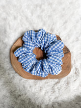 Lade das Bild in den Galerie-Viewer, Classic Scrunchie - Blueberry Cobler