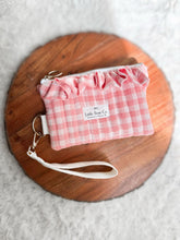 Load image into Gallery viewer, Ruffle Phone Wristlets
