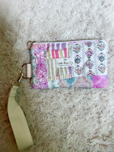 Load image into Gallery viewer, Phone Wristlets (no ruffles)
