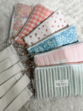 Load image into Gallery viewer, Phone Wristlets (no ruffles)
