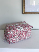 Load image into Gallery viewer, Spring Floral Bags
