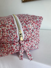 Load image into Gallery viewer, Spring Floral Bags
