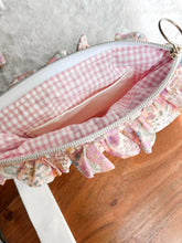 Load image into Gallery viewer, Ruffle Phone Wristlets
