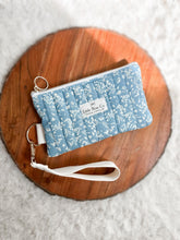 Load image into Gallery viewer, Phone Wristlets (no ruffles)
