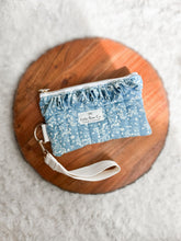 Load image into Gallery viewer, Ruffle Phone Wristlets
