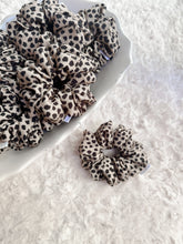 Load image into Gallery viewer, Classic Scrunchie - Beige Cheetah

